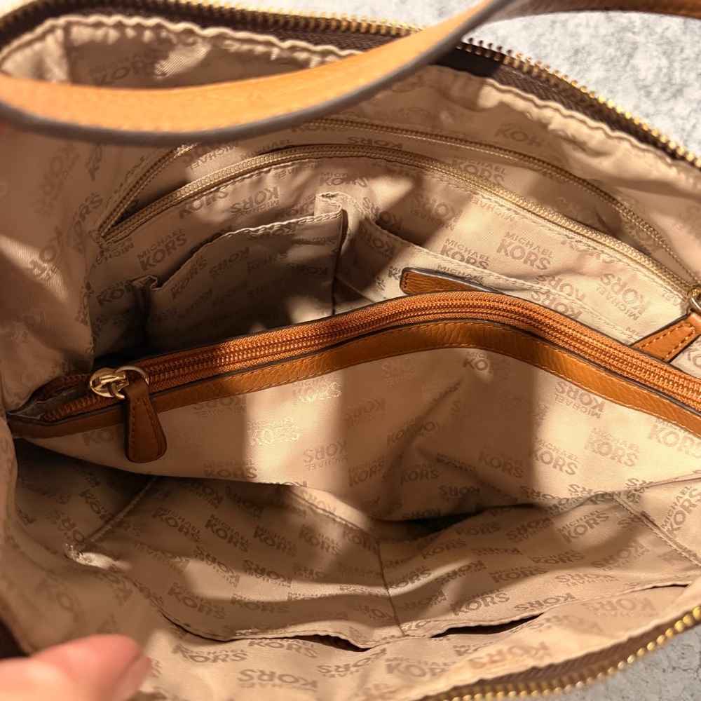 Michael Kors Anita Large Brown Acorn Convertible Shoulder Crossbody Bag * - Picture 6 of 7